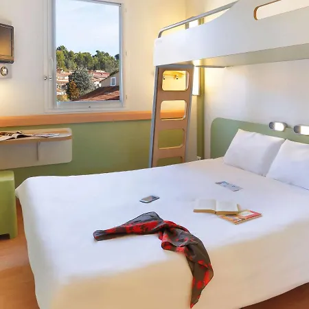 First Hotel 2*